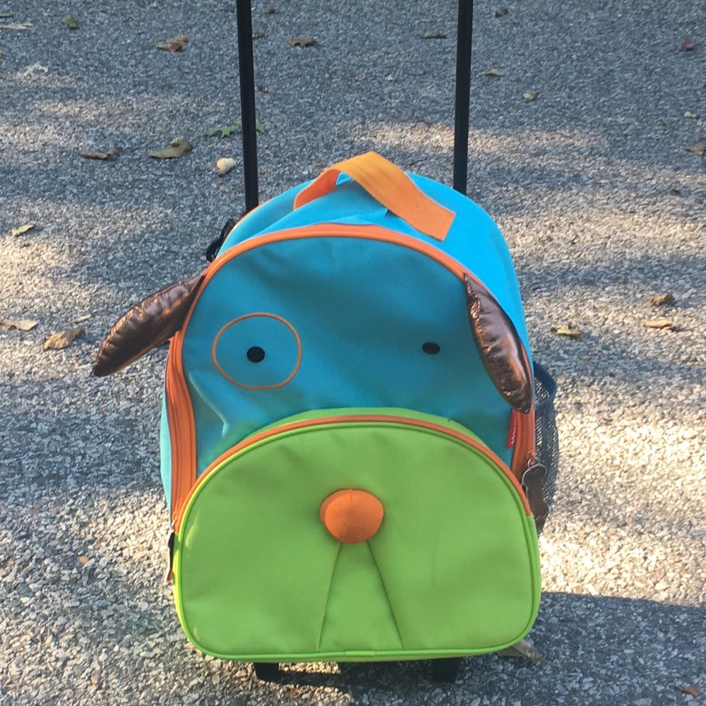 Skip hop boys rolling dog bag..gently used.